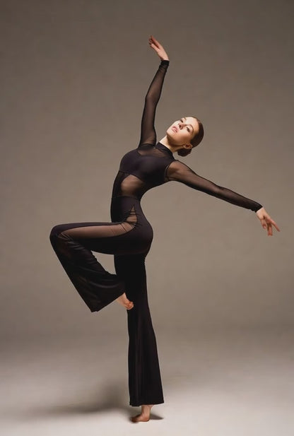 Танцювальний комбінезон з сітчастими вставками та кльошем від коліна